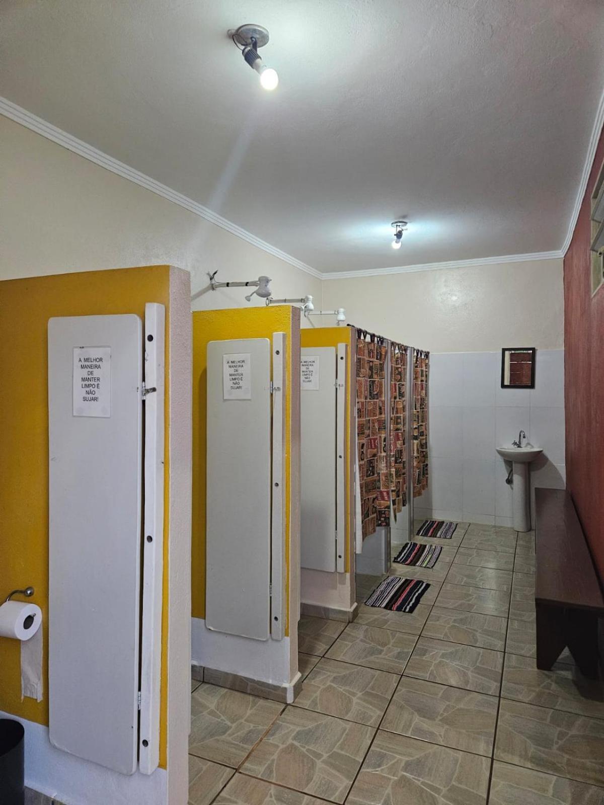 Águas de São Pedro Cabana Hostel Sobrado Ecopark חדר תמונה