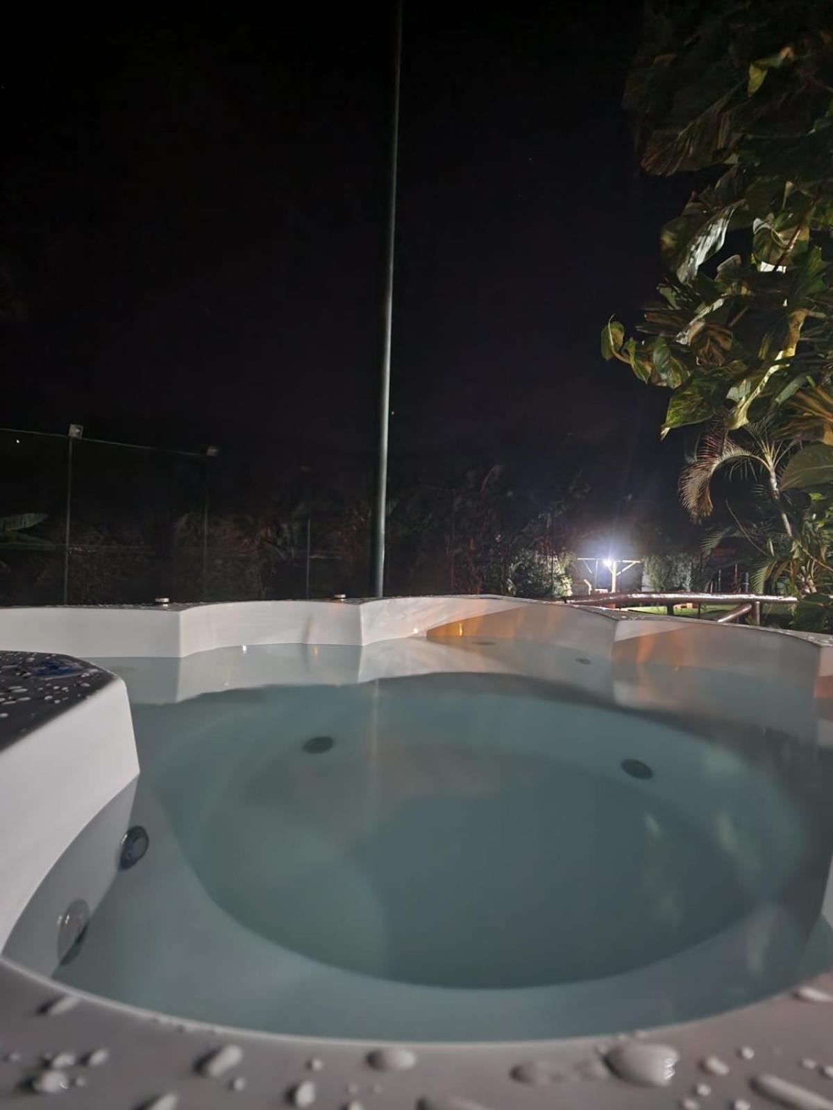 Águas de São Pedro Cabana Hostel Sobrado Ecopark חדר תמונה